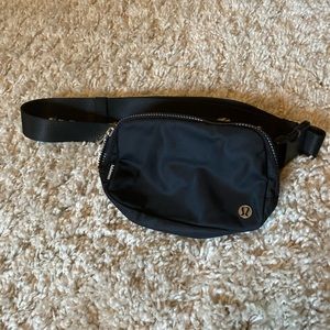 Lulu lemon everywhere belt bag